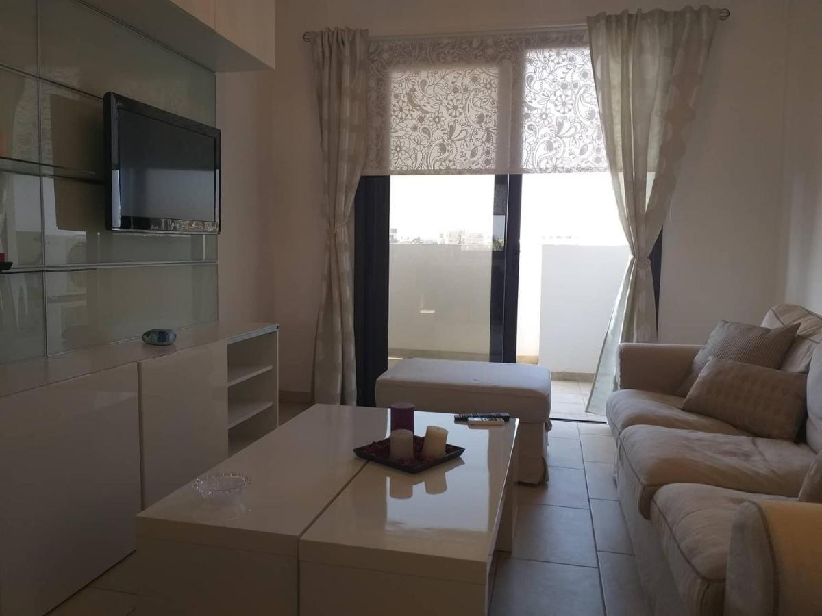 Horizon Luxury Apartment 4 Larnaca Bagian luar foto