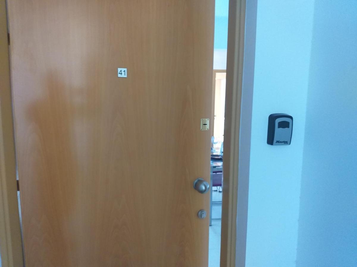 Horizon Luxury Apartment 4 Larnaca Bagian luar foto